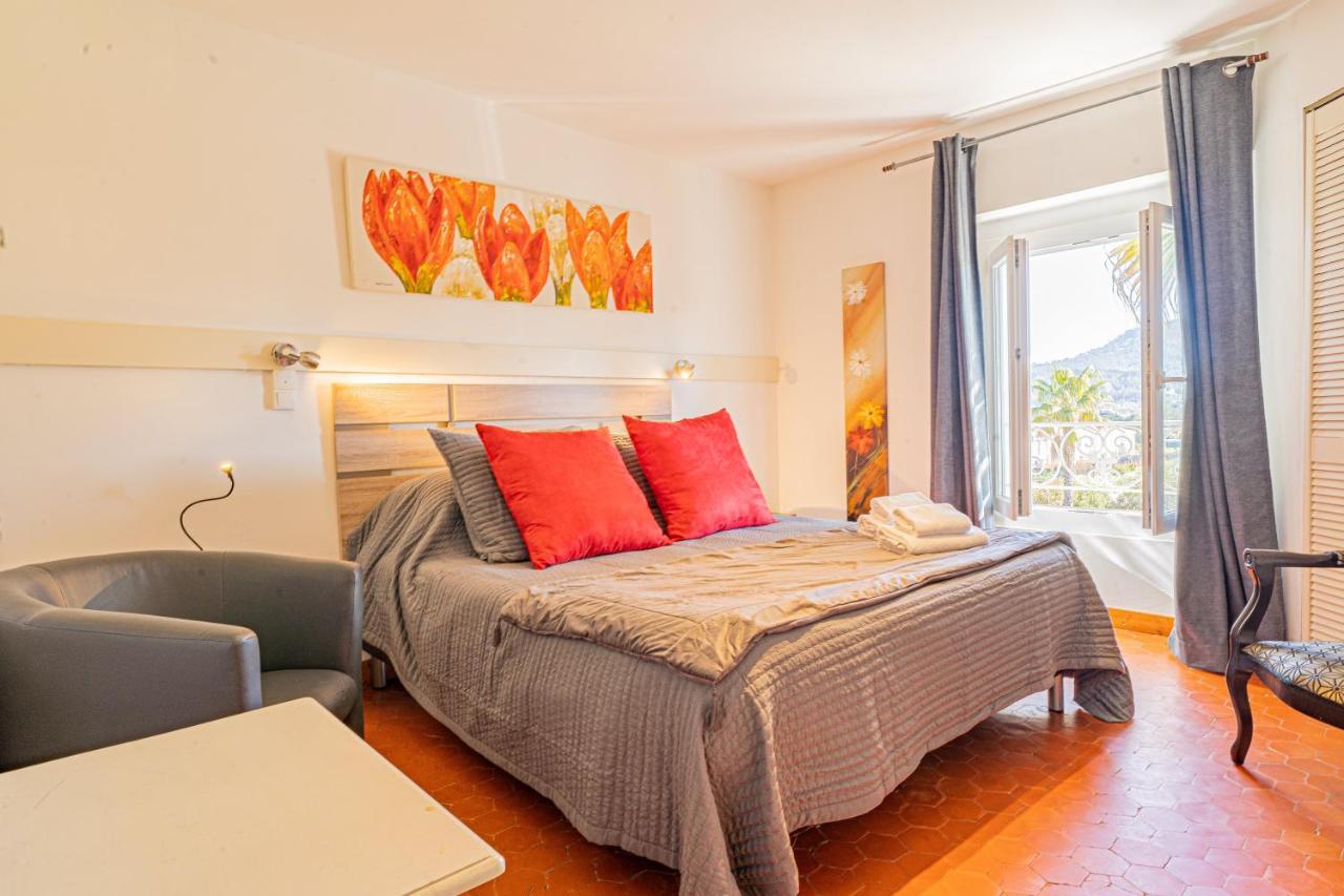 Domaine De L'Aufrene Bed & Breakfast Hyères Dış mekan fotoğraf