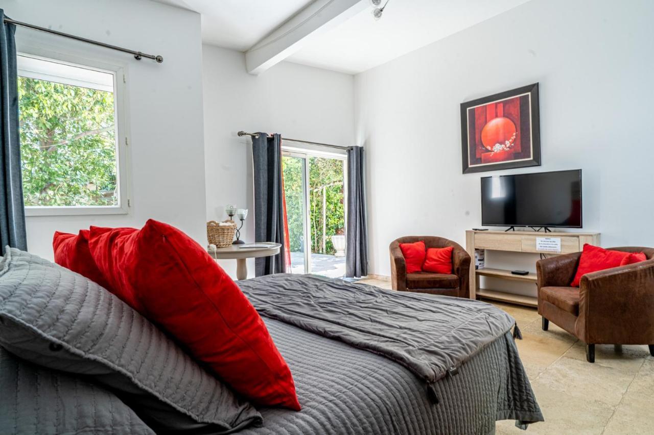 Domaine De L'Aufrene Bed & Breakfast Hyères Dış mekan fotoğraf